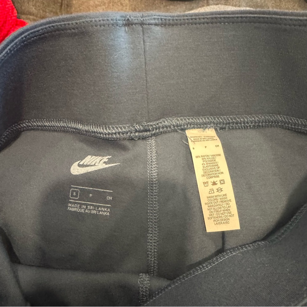 Nike Sportswear Everyday Essentials Leggings Size Small - Picture 6 of 7